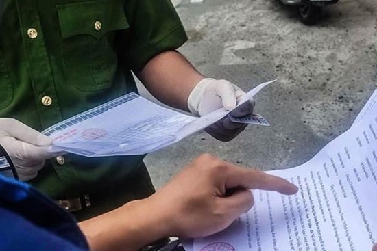 Cấp giấy đi đường sai đối tượng để 