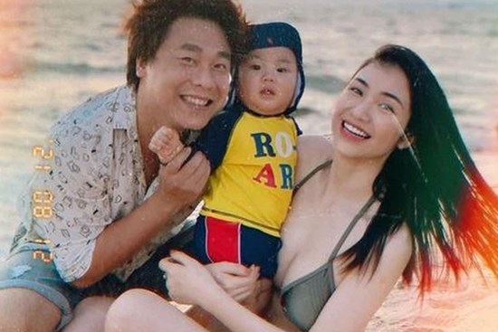 Diện bikini để lộ vòng 1 khủng, Hoà Minzy bị netizen soi đã xoá hình xăm tên Công Phượng ở ngực trái