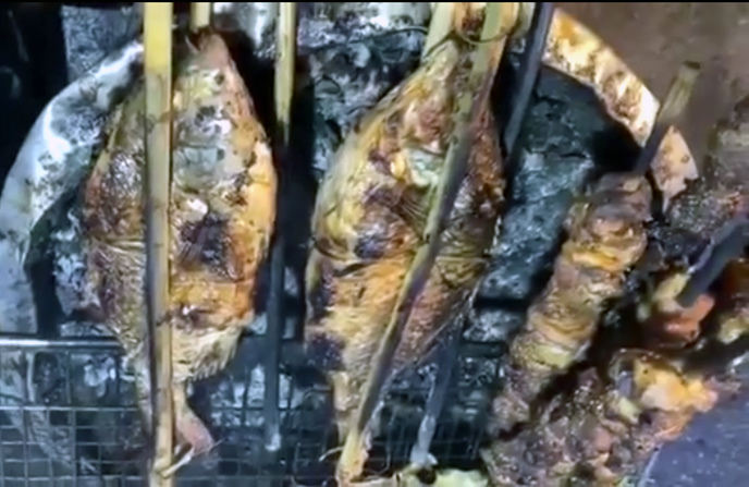 Đặc sản cá nướng vùng cao, ngày bán trăm con làm mồi đổi vị-2