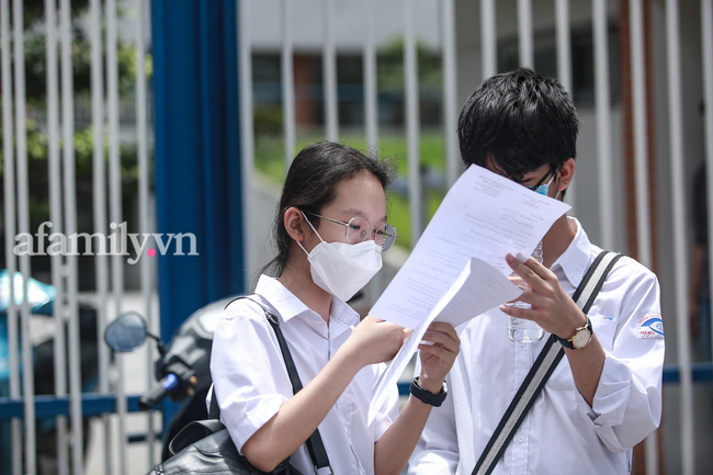Học sinh trường chuyên nổi tiếng TP.HCM lo rớt lớp 10, hơn 200 phụ huynh phản đối vì cho rằng trường chấm điểm khó-1
