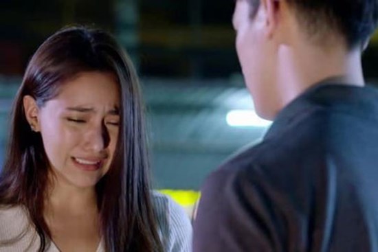 Bỏ việc để theo dõi vì nghi ngờ vợ phản bội, khi sự thật được sáng tỏ tôi đau đớn bật khóc nức nở