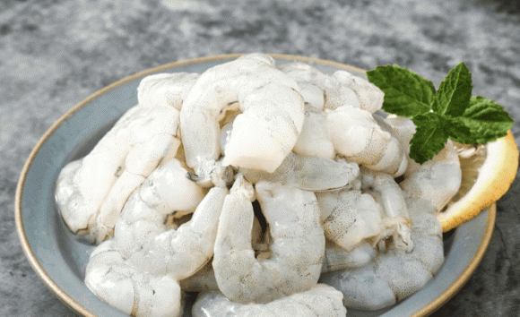 Tôm xào lúc nào cũng khô và tanh? Đầu bếp: 3 bước quan trọng để làm tôm thơm ngon, mềm mịn, không hôi-1