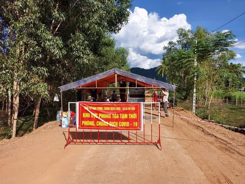 Con cách ly tại nhà, mẹ tụ tập đánh bài, vài ngày sau địa phương xuất hiện ổ dịch lớn-1