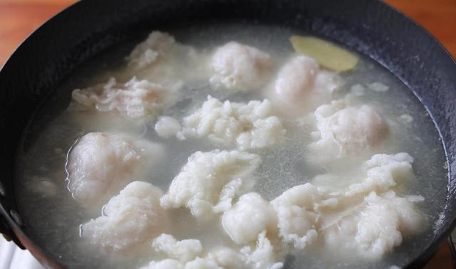 Rán mỡ lợn đừng cho thẳng vào nồi, hãy thêm bước này mỡ sẽ trắng tinh, thơm phức-4