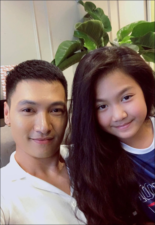 Con gái cưng của&nbsp;Shark Long Mạnh Trường có tài chơi đàn piano cực đỉnh, bố thích bài nào chỉ cần đặt trước 3 ngày-7