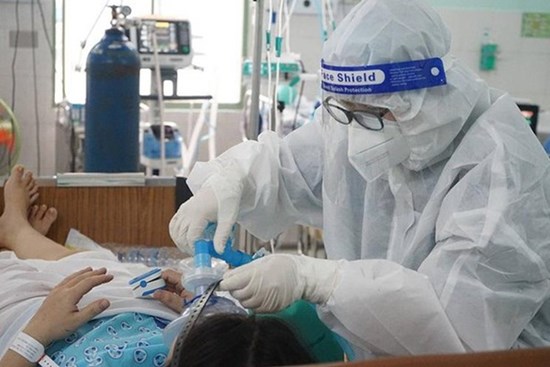 PGS Nguyễn Lân Hiếu: 8 dấu hiệu F0 gặp nguy hiểm cần được cấp cứu