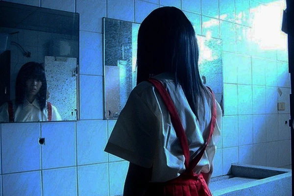 Bé gái mất mạng oan uổng trong phòng vệ sinh nữ: Thân thế bí ẩn nhưng là nỗi ám ảnh của bao thế hệ học sinh Nhật Bản-1