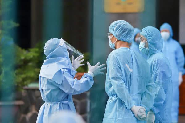 Sáng 15/8: Gần 97.000 bệnh nhân COVID-19 được chữa khỏi; đã tiêm chủng hơn 13,7 triệu liều vaccine-3