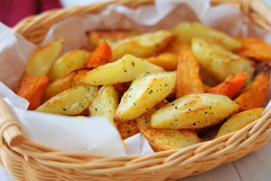 Không mua được khoai lắc nữa thì tự vào bếp làm, hóa ra vừa dễ vừa ngon hơn hẳn!-7