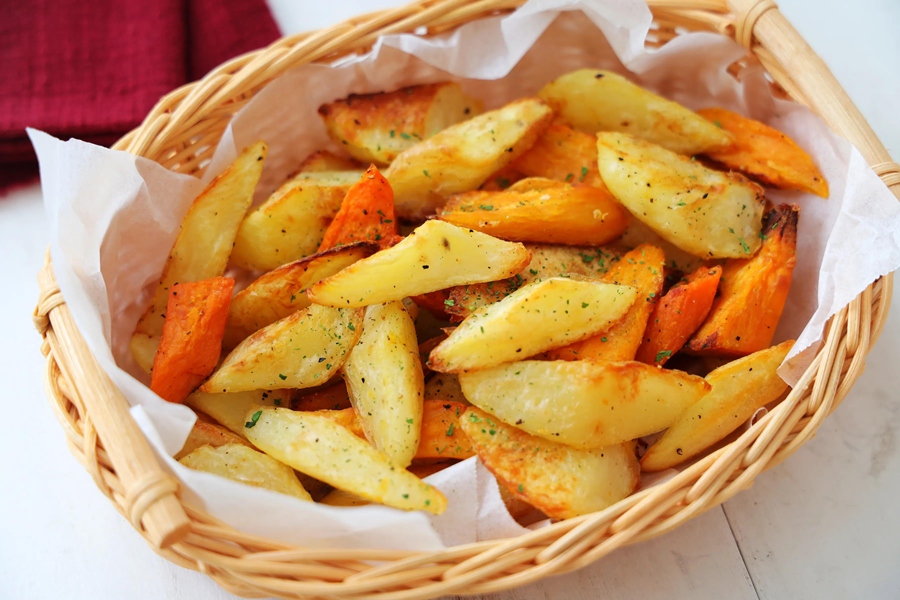 Không mua được khoai lắc nữa thì tự vào bếp làm, hóa ra vừa dễ vừa ngon hơn hẳn!-8