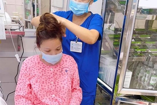 Những thứ mẹ bầu cần mang khi đi sinh con tại Bệnh viện Phụ sản Hà Nội mùa dịch