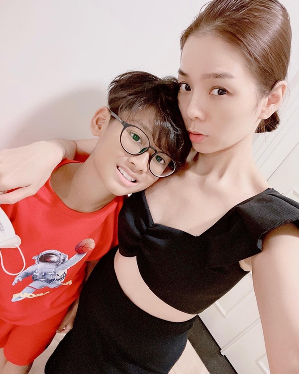 Con trai Lệ Quyên khoe cận cảnh siêu xe 30 tỷ được bố tặng, nữ ca sĩ có phản ứng ngay và luôn-2