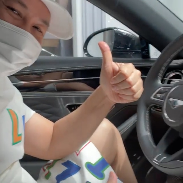 Con trai Lệ Quyên khoe cận cảnh siêu xe 30 tỷ được bố tặng, nữ ca sĩ có phản ứng ngay và luôn-4