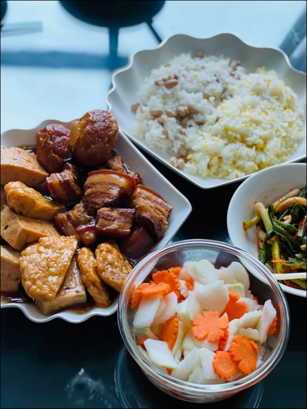 Trương Ngọc Ánh tự vào bếp nấu nhiều đồ ăn ngon, thử tay nghề trước khi đổi món gửi tặng bệnh viện dã chiến-8