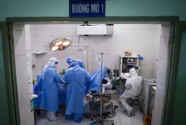 Cuộc chiến sinh tử cứu cả hai hoặc mất cả hai trong bệnh viện có 600 sản phụ là F0-8