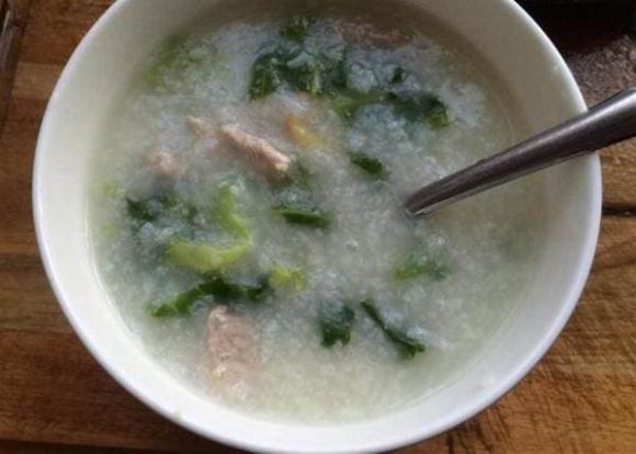 Khi nấu cháo, bạn chỉ cần cho một ít này vào nồi và đậy kín nắp mà không sợ tràn nồi, cháo nấu xong mềm dẻo và thơm, rất đơn giản và thiết thực-5