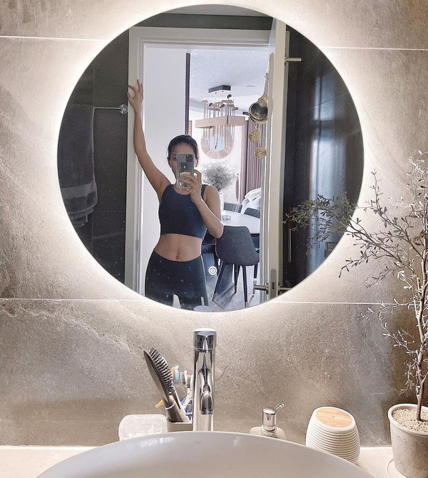 Xin gọi Lệ Quyên là Bà chúa đồ tập bởi 3721 cách tạo dáng vặn vẹo đầy sáng tạo khi ở nhà của mình-7