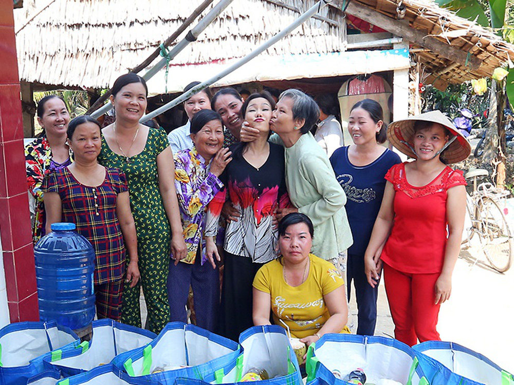 Việt Hương: Tôi không nói lại thì họ càng chửi, chửi ngày một nặng thêm-2