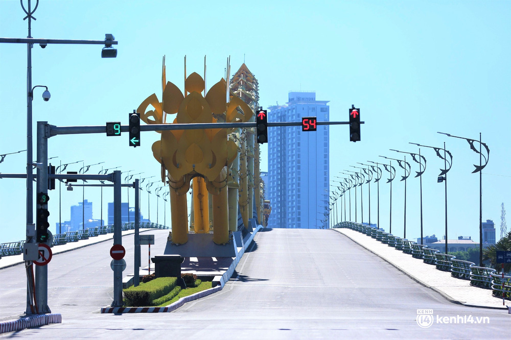 Ảnh: Đường phố Đà Nẵng như bất động trong ngày đầu thực hiện ai ở đâu ở yên đó-15