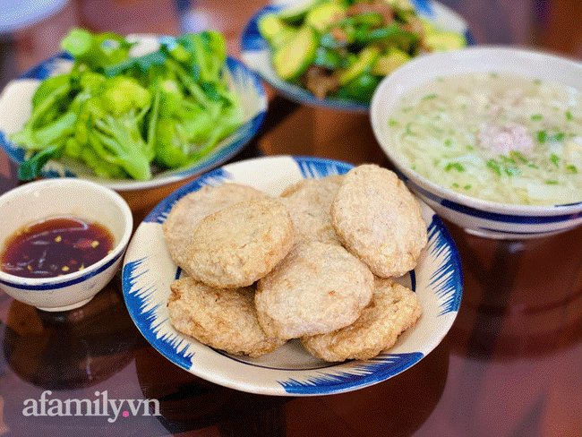 Mâm cơm mùa giãn cách: 5 món ngon lành, nấu nhanh mà đủ chất-2