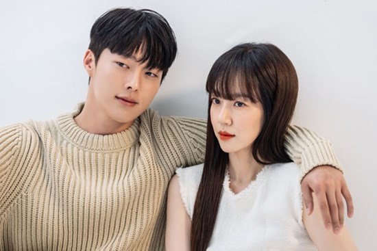 Khi kết hôn, tôi 25, vợ tôi 37, 1 năm sau, cô ấy lại yêu một anh chàng đẹp trai mới 23