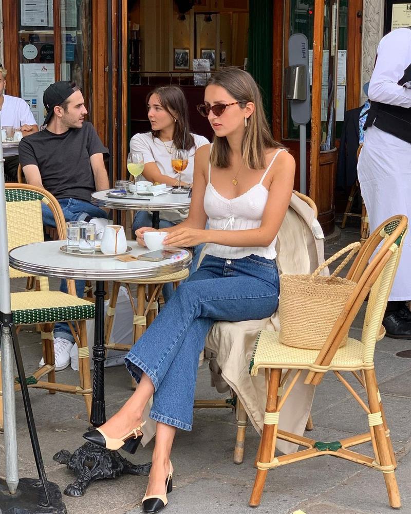 Kiểu giày thanh lịch mà gái Pháp mix với đủ kiểu trang phục, từ quần jeans cho đến váy vóc-1