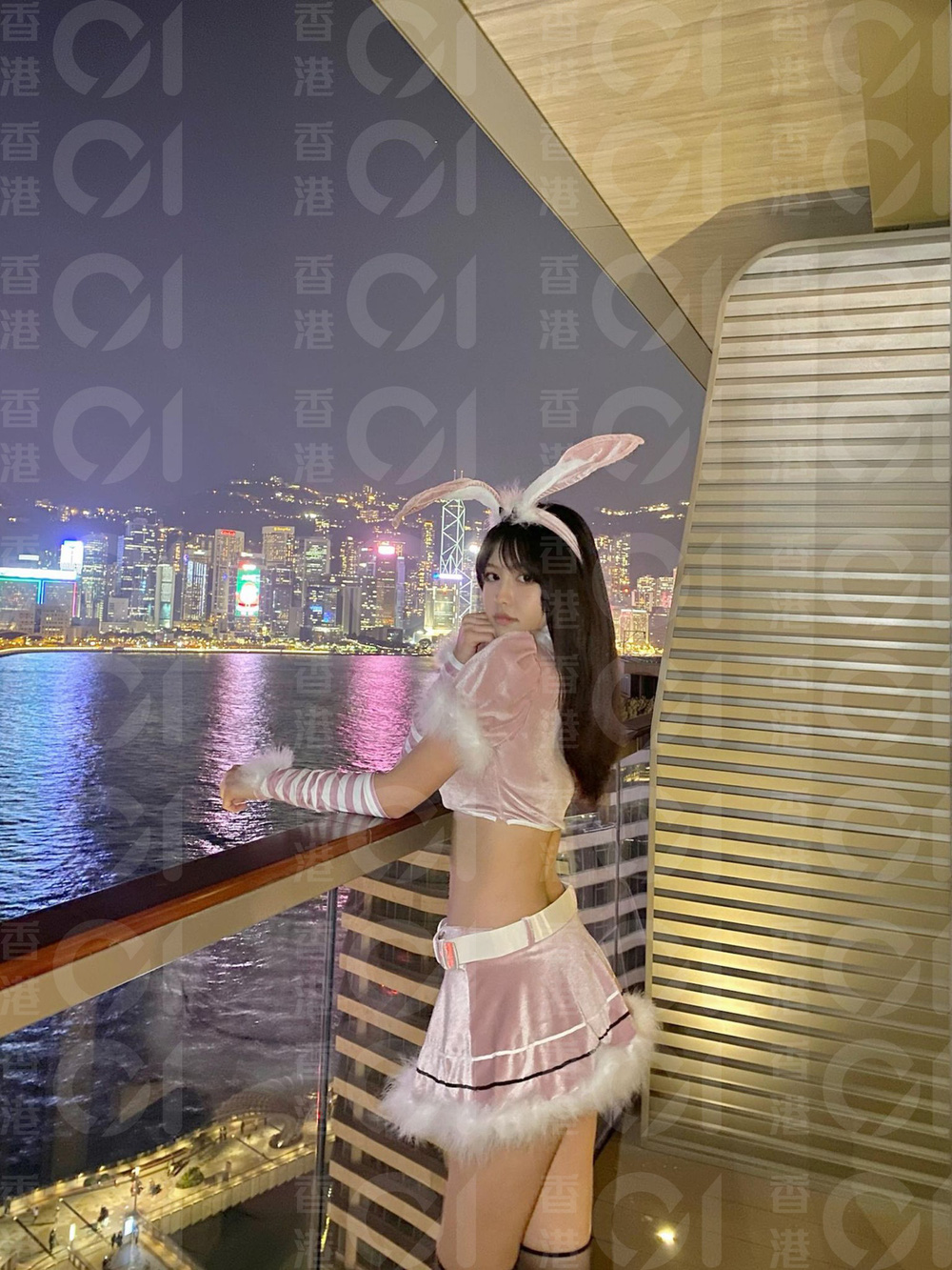 Nhan sắc trong trẻo, gợi cảm của mỹ nhân 17 tuổi dính tin đồn hẹn hò với Châu Tinh Trì-10