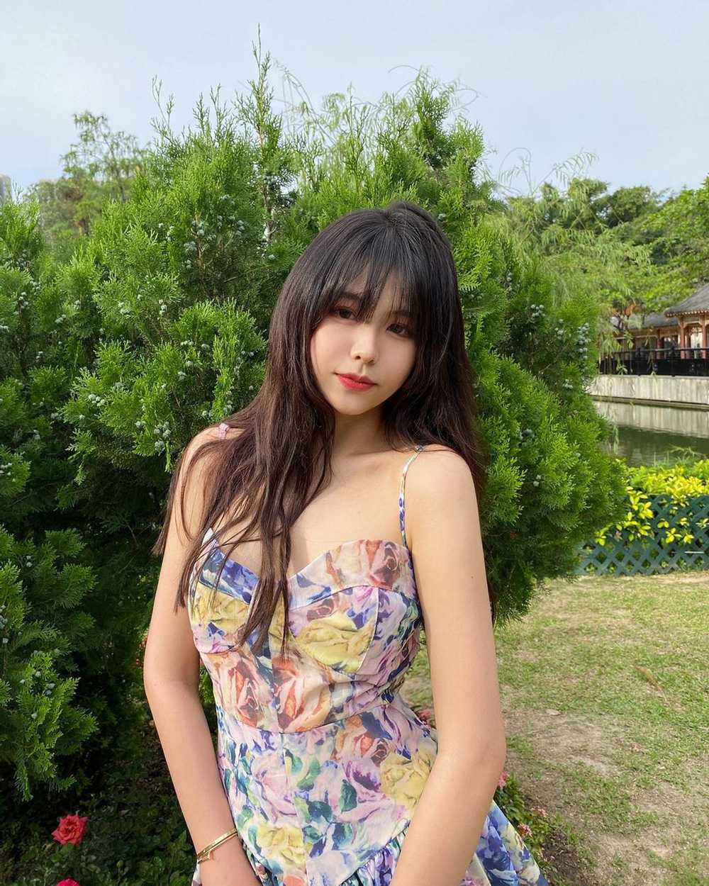 Nhan sắc trong trẻo, gợi cảm của mỹ nhân 17 tuổi dính tin đồn hẹn hò với Châu Tinh Trì-6