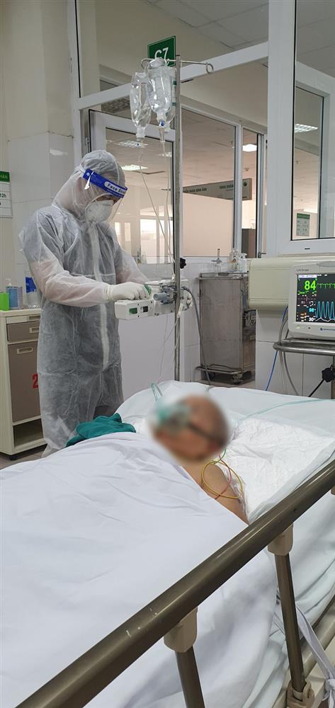Xin bác sĩ nhường chồng tôi thở máy - Câu nói xúc động của cụ bà mắc Covid-19 và bức thư đặc biệt cụ ông gửi vợ từ phòng cấp cứu-3