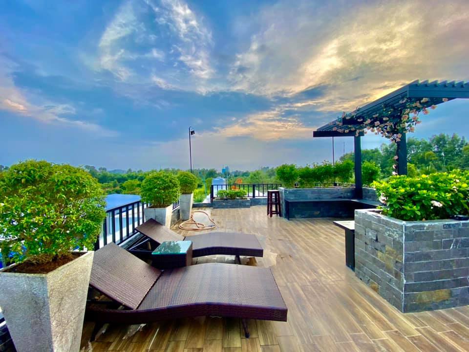 Khám phá ngôi nhà xây trên diện tích đất 900m2, đủ phòng gym, bể bơi-19