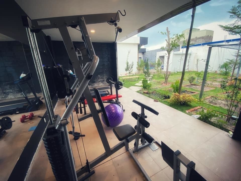 Khám phá ngôi nhà xây trên diện tích đất 900m2, đủ phòng gym, bể bơi-28
