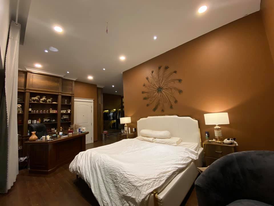 Khám phá ngôi nhà xây trên diện tích đất 900m2, đủ phòng gym, bể bơi-30