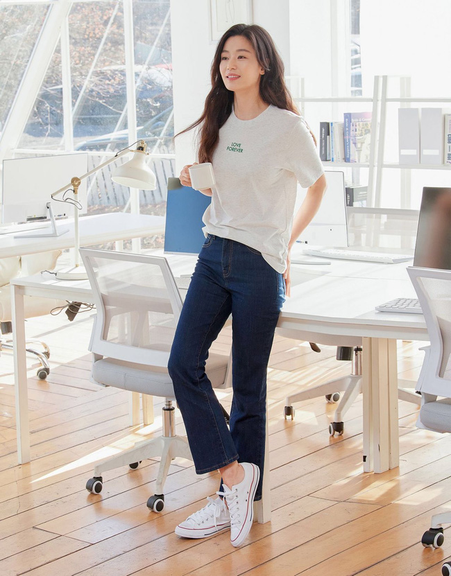 13 cách diện đồ hack tuổi của các mỹ nhân Hàn U40: Nhìn đơn giản mà sang xịn hết nấc-14