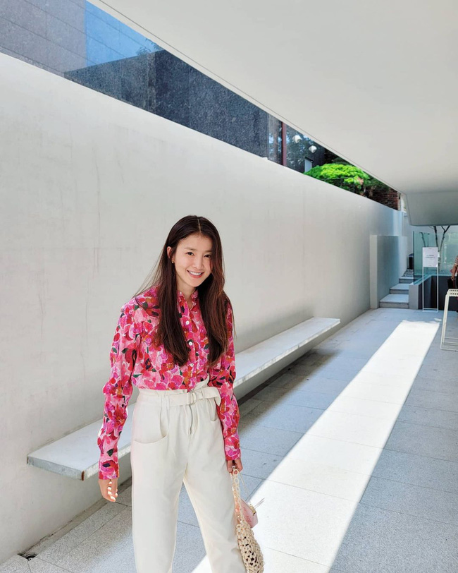 13 cách diện đồ hack tuổi của các mỹ nhân Hàn U40: Nhìn đơn giản mà sang xịn hết nấc-8