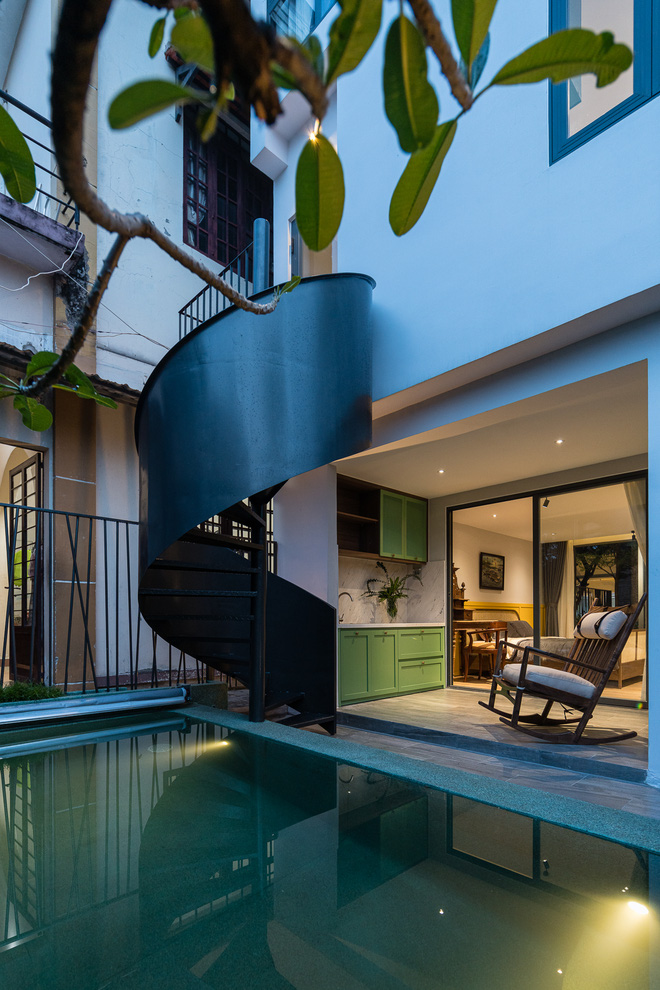 Nhà phố chill như resort với phong cách nhiệt đới, cả vườn lẫn hồ bơi mini đều đúng chuẩn nghỉ dưỡng tại gia-11