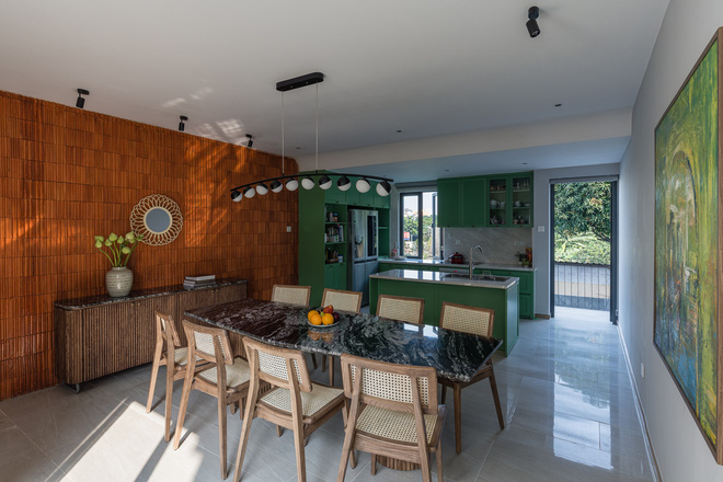 Nhà phố chill như resort với phong cách nhiệt đới, cả vườn lẫn hồ bơi mini đều đúng chuẩn nghỉ dưỡng tại gia-14