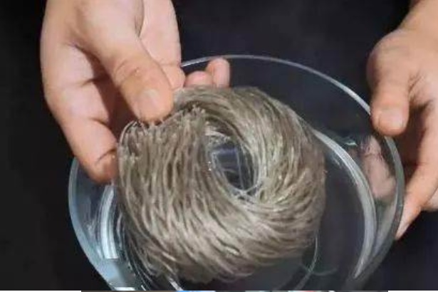 Đừng chỉ ngâm miến với nước nữa, mách bạn mẹo nhỏ chỉ mất 5 phút miến cực ngon, dai dai mà vẫn dễ ăn-2