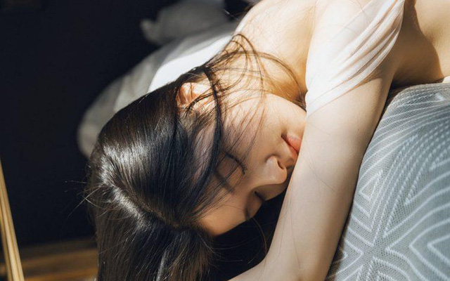 Con gái 16 tuổi làm chuyện ấy ngay trong nhà, bà mẹ cầu cứu hội phụ huynh, hàng loạt ý kiến được đưa ra nhưng 4 từ được đồng tình nhất-1