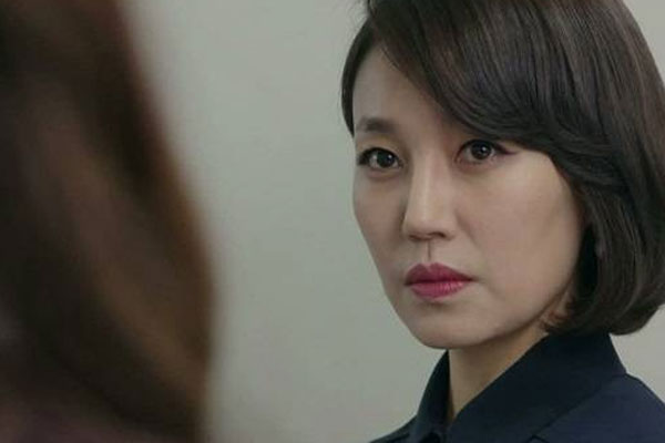 Dỗ con ngủ xong, xuống nhìn mâm cơm mọi người phần cho, tôi té ngửa vì sốc-2