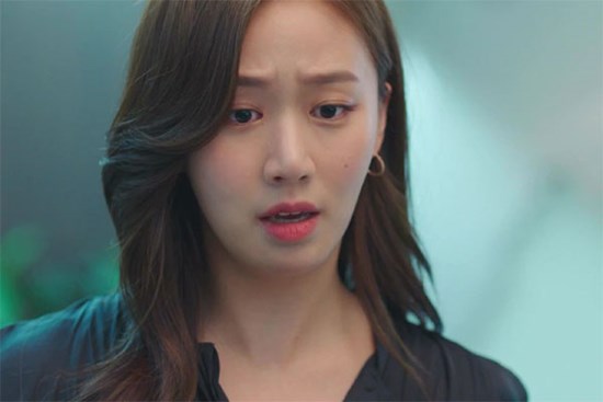 Dỗ con ngủ xong, xuống nhìn mâm cơm mọi người phần cho, tôi té ngửa vì sốc