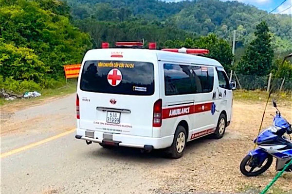 Biệt đội chạy đua với tử thần: Người thân mất vì Covid-19, chỉ khóc một chút rồi tiếp tục chở F0 đi cấp cứu-9