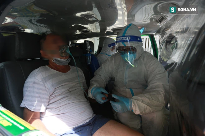 Biệt đội chạy đua với tử thần: Người thân mất vì Covid-19, chỉ khóc một chút rồi tiếp tục chở F0 đi cấp cứu-3
