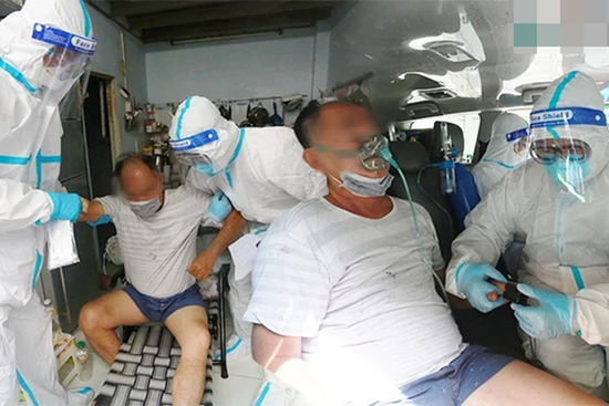 Biệt đội chạy đua với 