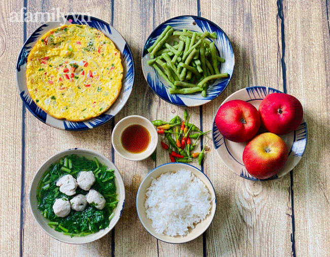 Thực đơn cơm tối giản dị mùa giãn cách: 4 món nấu nhanh vẫn ngon và dinh dưỡng-1