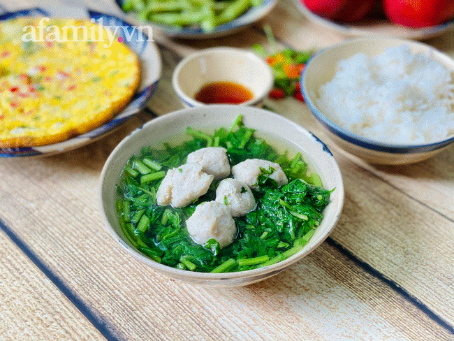 Thực đơn cơm tối giản dị mùa giãn cách: 4 món nấu nhanh vẫn ngon và dinh dưỡng-3