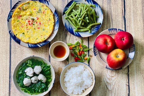 Thực đơn cơm tối giản dị mùa giãn cách: 4 món nấu nhanh vẫn ngon và dinh dưỡng