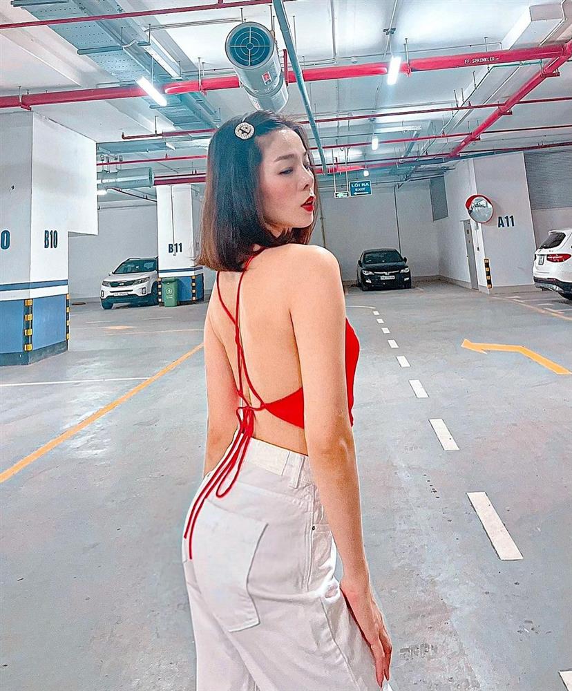 Lệ Quyên khoe vòng eo 59, hóa ra là tập theo bài siết cơ bụng tại nhà của HLV đến từ Hồng Kông-1