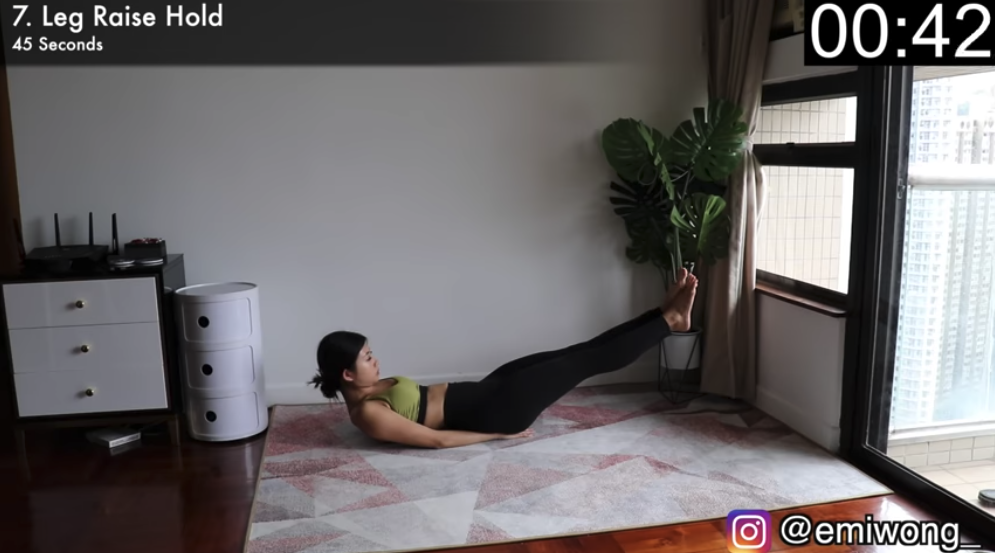 Lệ Quyên khoe vòng eo 59, hóa ra là tập theo bài siết cơ bụng tại nhà của HLV đến từ Hồng Kông-9