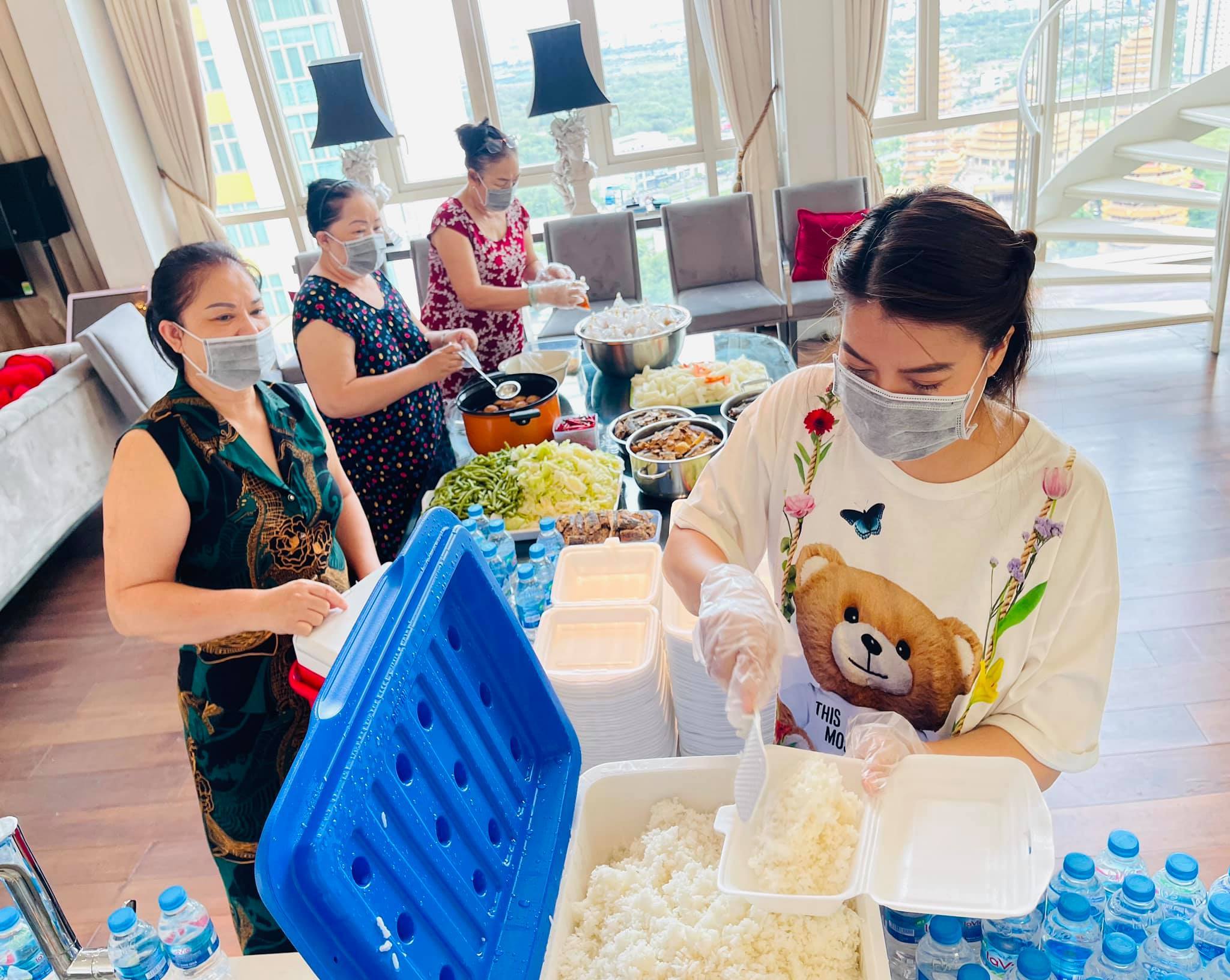 Trương Ngọc Ánh tặng 1 tấn gạo cho dân nghèo, muốn bán hết đồ đẹp làm việc thiện-5