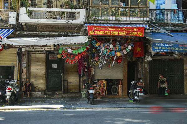 Mùa Vu Lan: Cài hoa hồng đỏ trên áo để nhớ mình còn là người hạnh phúc-2